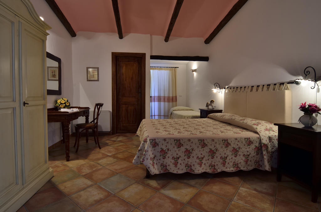 Agriturismo Guthiddai Oliena Luaran gambar